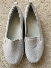 Sketchers Women’s Pale Grey