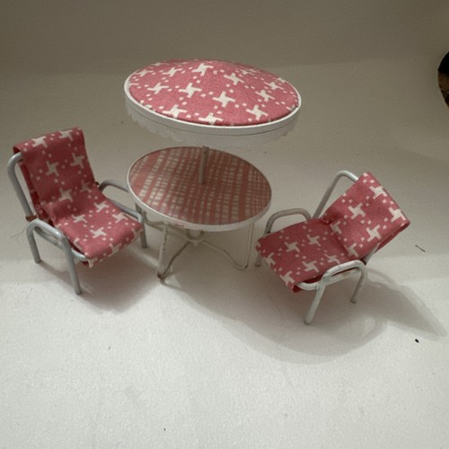 Vintage dolls house - patio, set