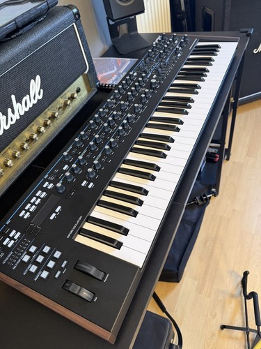 Novation summit voice - 16,
