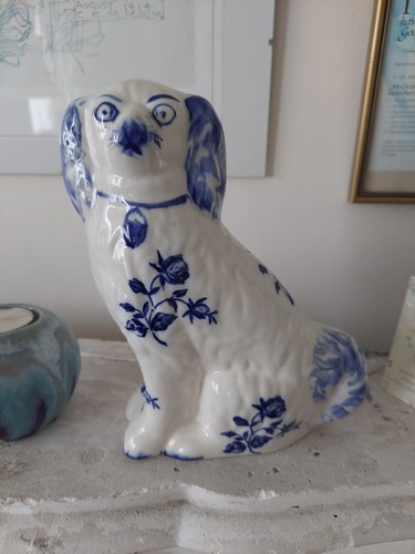 Blue white staffordshire - blue,