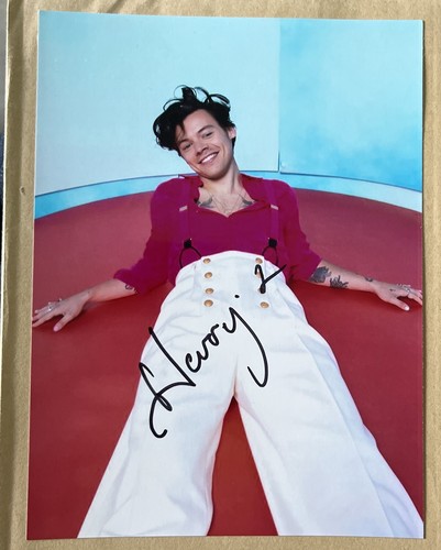 Harry styles hand signed photo - harry,