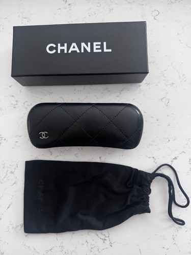 Chanel small quited - small,