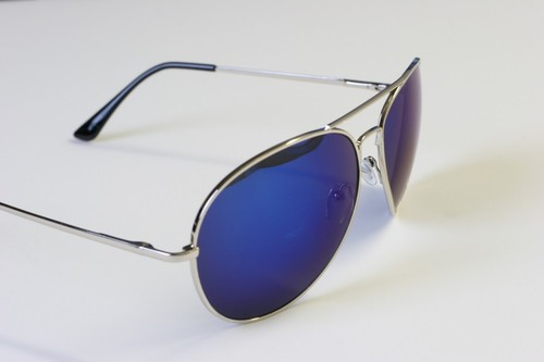 Large silver aviator with - , blue