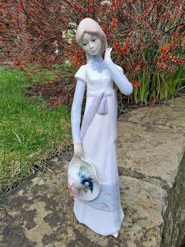Casades elegant lady - casades,