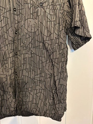 Unisex short sleeve shirt