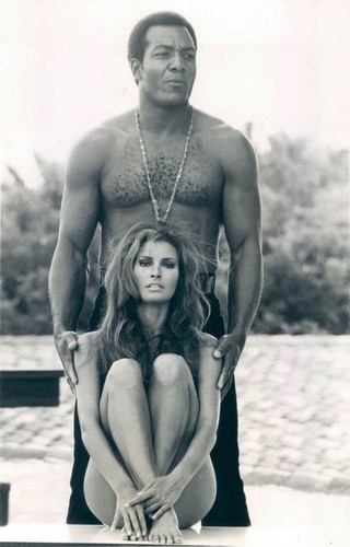 Raquel welch 5 - x, 8.5"