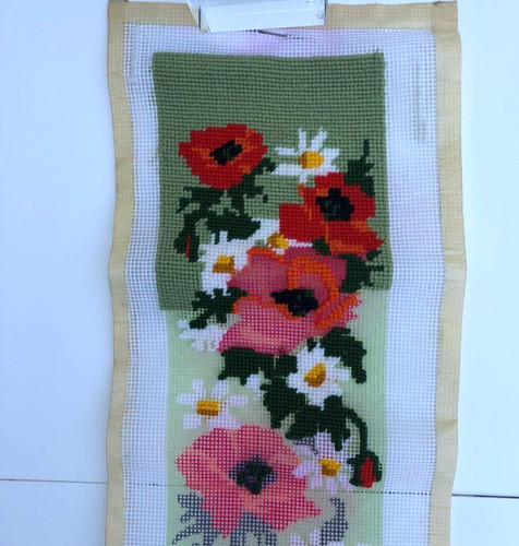 Vtg needlepoint bell - vtg, pull