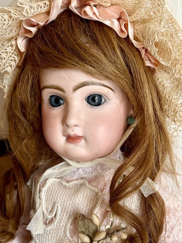 Antique closed mouth - antique,