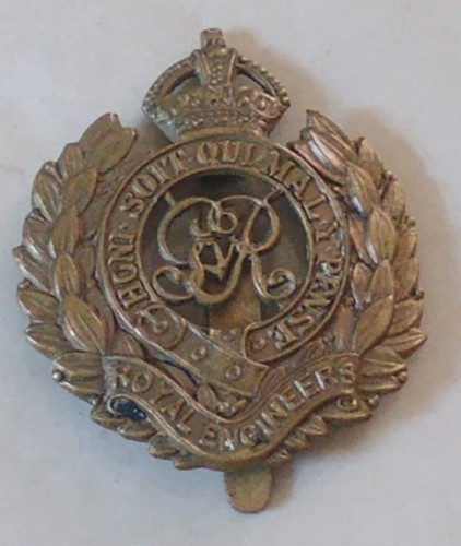 Royal engineers cap badge with - engineers,