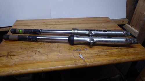 Suzuki 250 fork front - gt, b