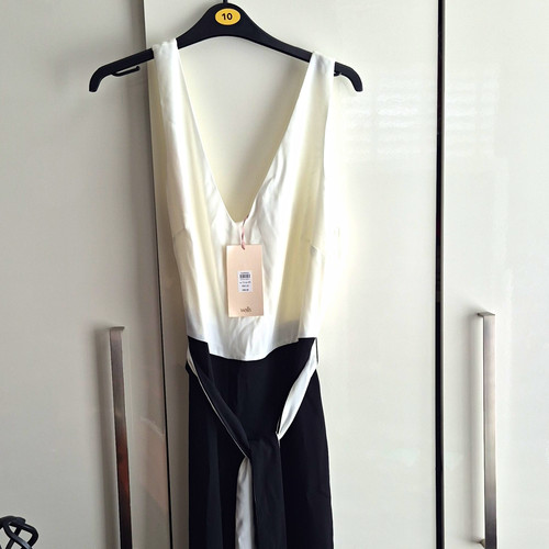 Wallis black white - wallis, v-neck