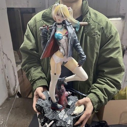 Harley quinn figure - harley,