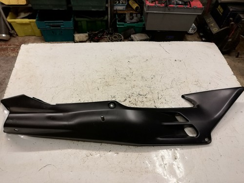 Honda vfr750 seat panel - vfr750, r/h