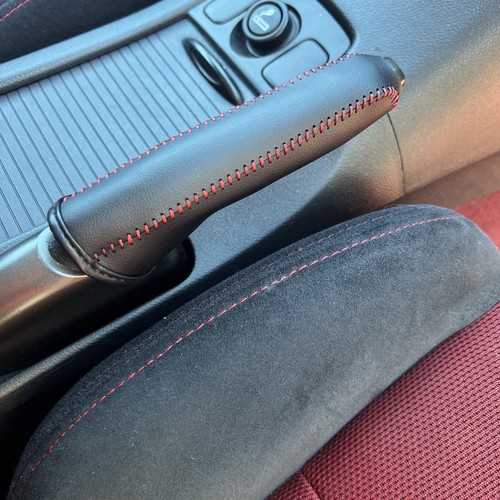 Handbrake sleeve suitable for