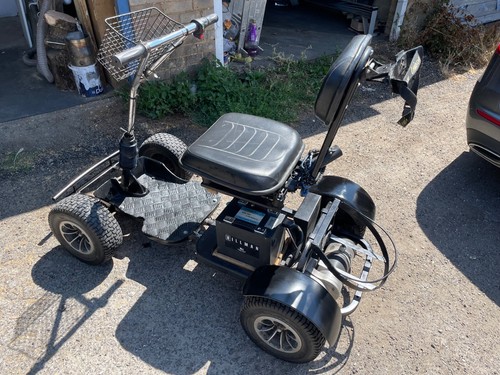 Single seat golf buggy