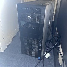 HP Z820 Workstation 2 x Xeon