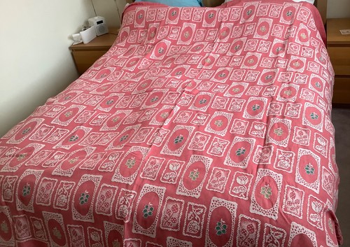 Vintage double bedspread good