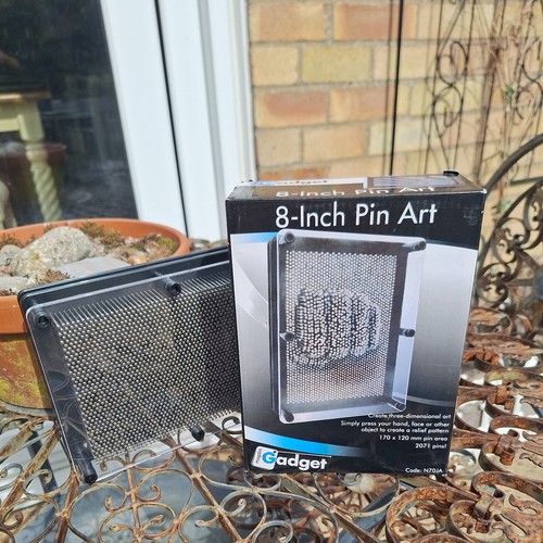 Maplin gadget pin art - art, toy