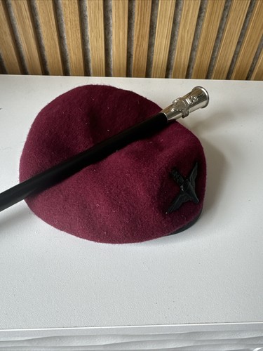 Parachute regiment beret and - parachute,