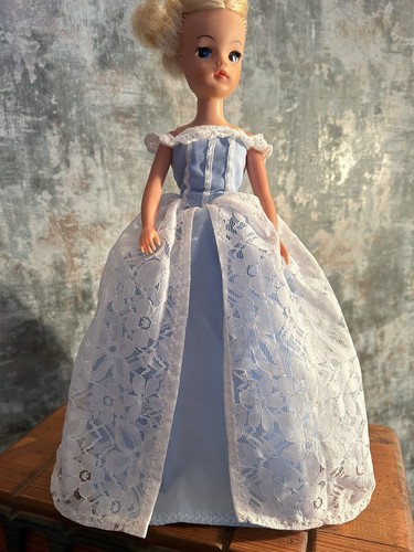 Vintage 1980s sindy doll - 💜,