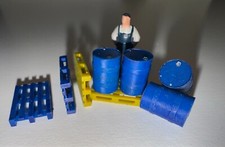 4 X EURO PALLETS AND 4 X OIL