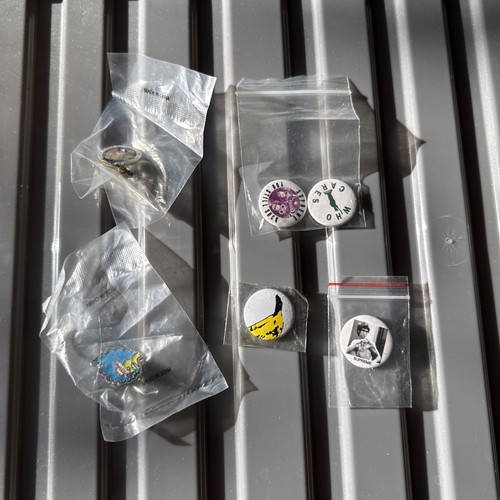 Supreme pin and - pin, badge