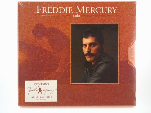 Solo freddie mercury - by,
