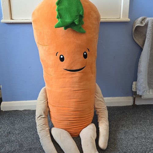 Aldi giant kevin the carrot - kevin,