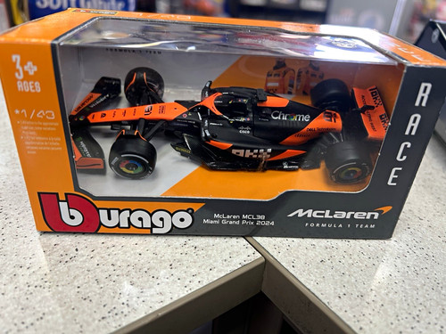 Bburago mclaren mcl38 miami - mclaren,
