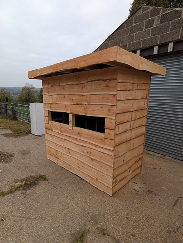 Bird hide watching - bird, hut