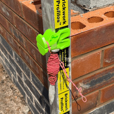 Bricklayers corner blocks for