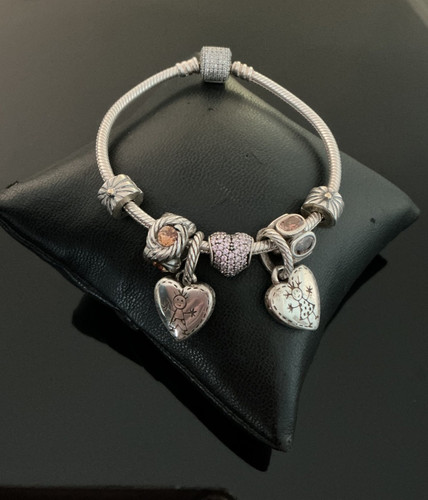 Pandora bracelet with - 7, charms