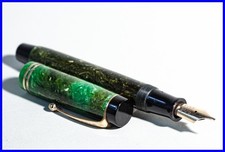 1930s Jade Green Parker Duofold Streamline Senior Pen Medium 14K Gold Feather