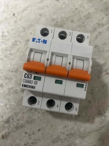 Eaton emch363 63a 230v - 230v, circuit