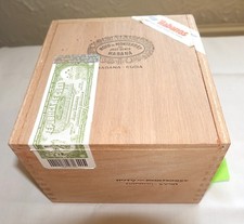 WOODEN SQUARE CIGAR BOX -