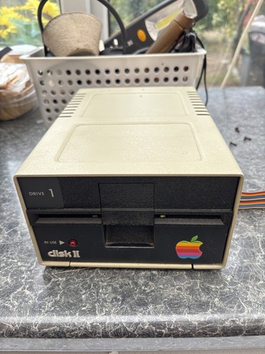 Apple floppy disk drive - ii,
