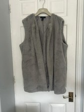Women’s new look grey fur body warmer Gilet size 16