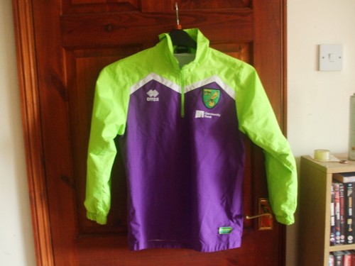 Norwich city rainproof quarter - norwich,
