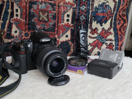 Nikon d5000 dslr only 6400 - dslr,
