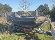 Pioneer boat For Sale. Needs