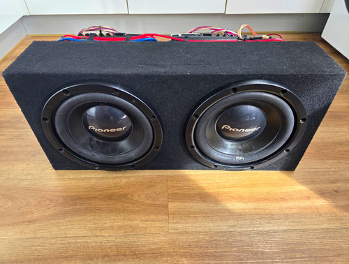 Twin pioneer subwoofers - pioneer,