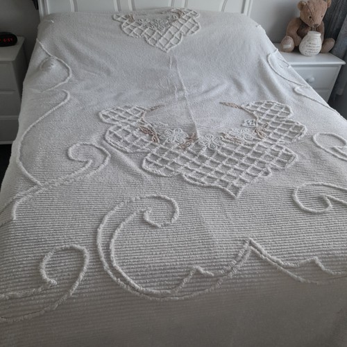 Vintage candlewick bed spread - vintage,