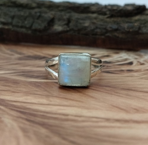 Graceful rainbow moonstone - rainbow,