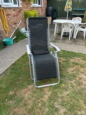 Zero gravity sun lounger