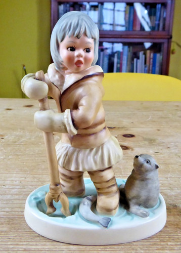 1978 goebel figurine - goebel, eskimo