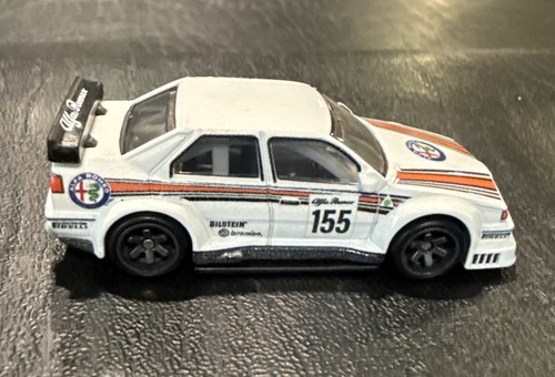 Hot wheels premium - hot, alfa