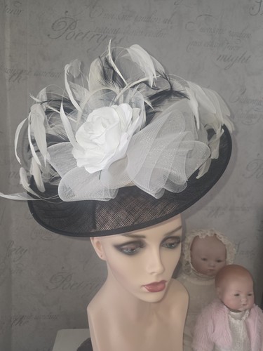 Unique black and white - black,