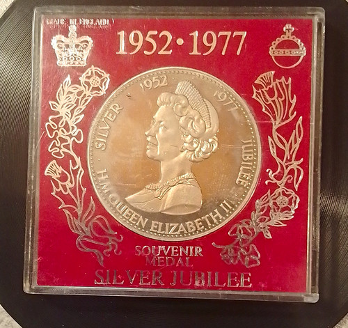 Queen elizabeth silver - queen, ii