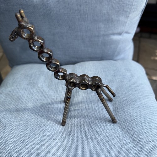 Scrap metal art - metal, giraffe