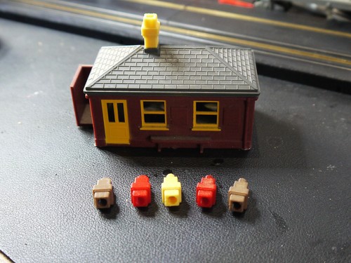 Triang railway buildings - triang,